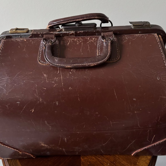 Vintage Genuine Cowhide Doctor's Bag - Picture 5 of 5